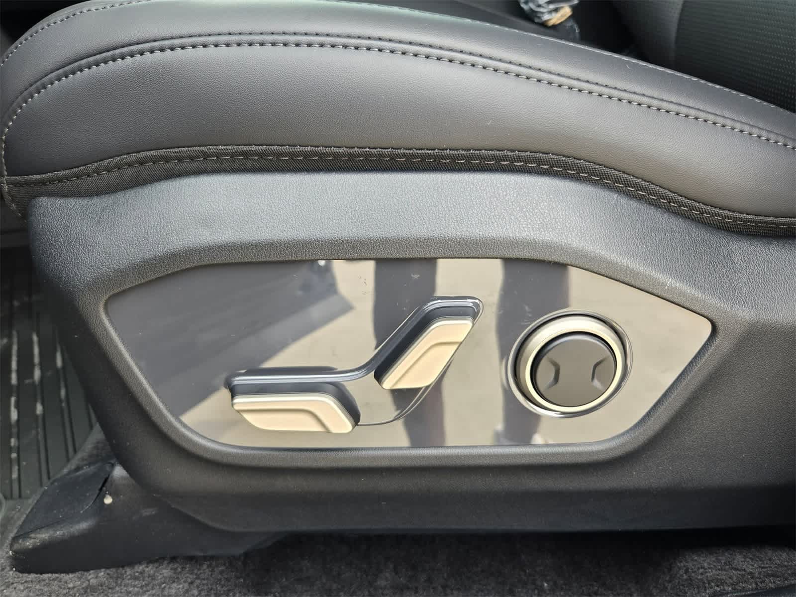 Thumbnail: 2027 Kia Telluride - 14