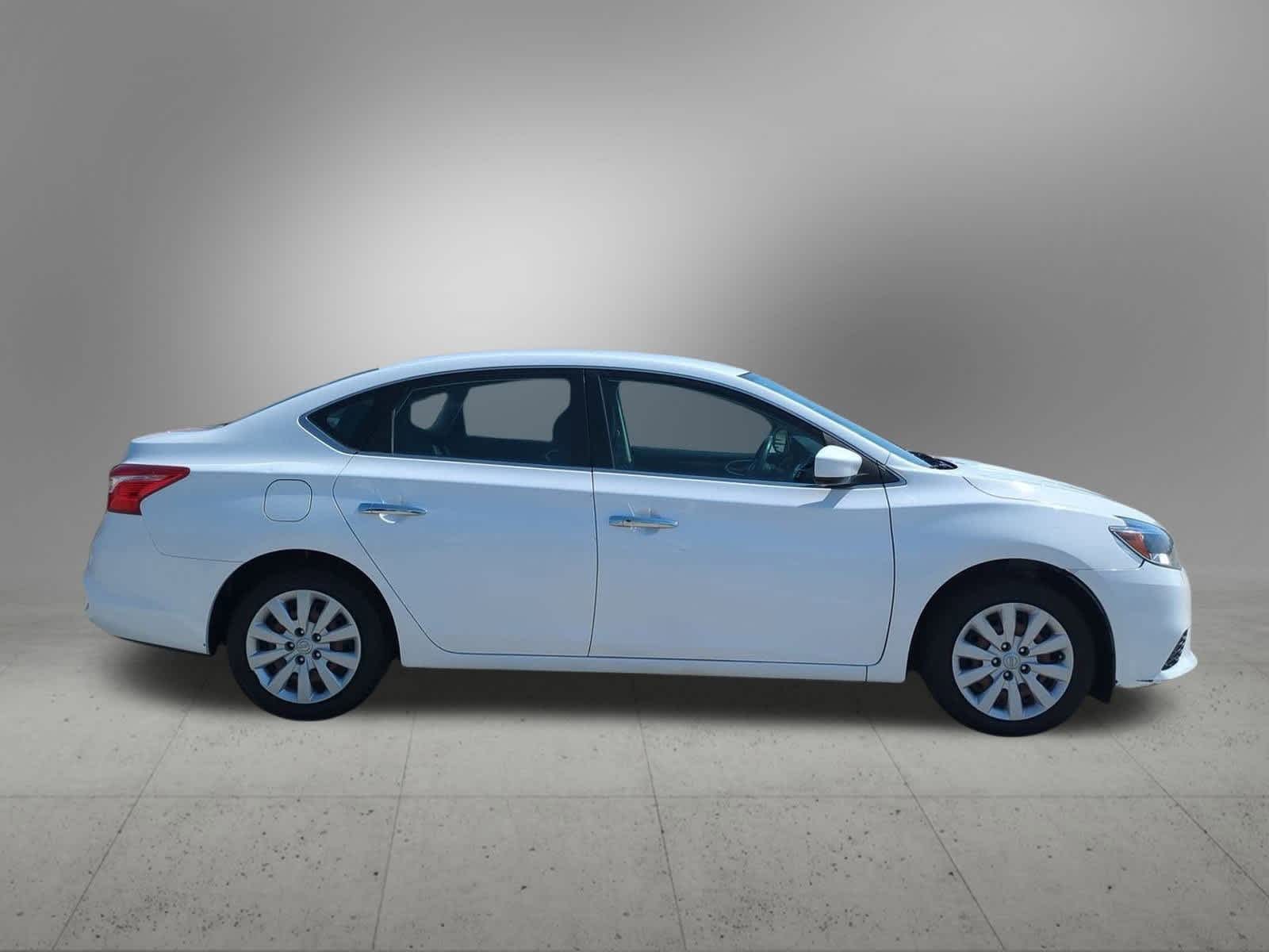 Thumbnail: 2017 Nissan Sentra - 7