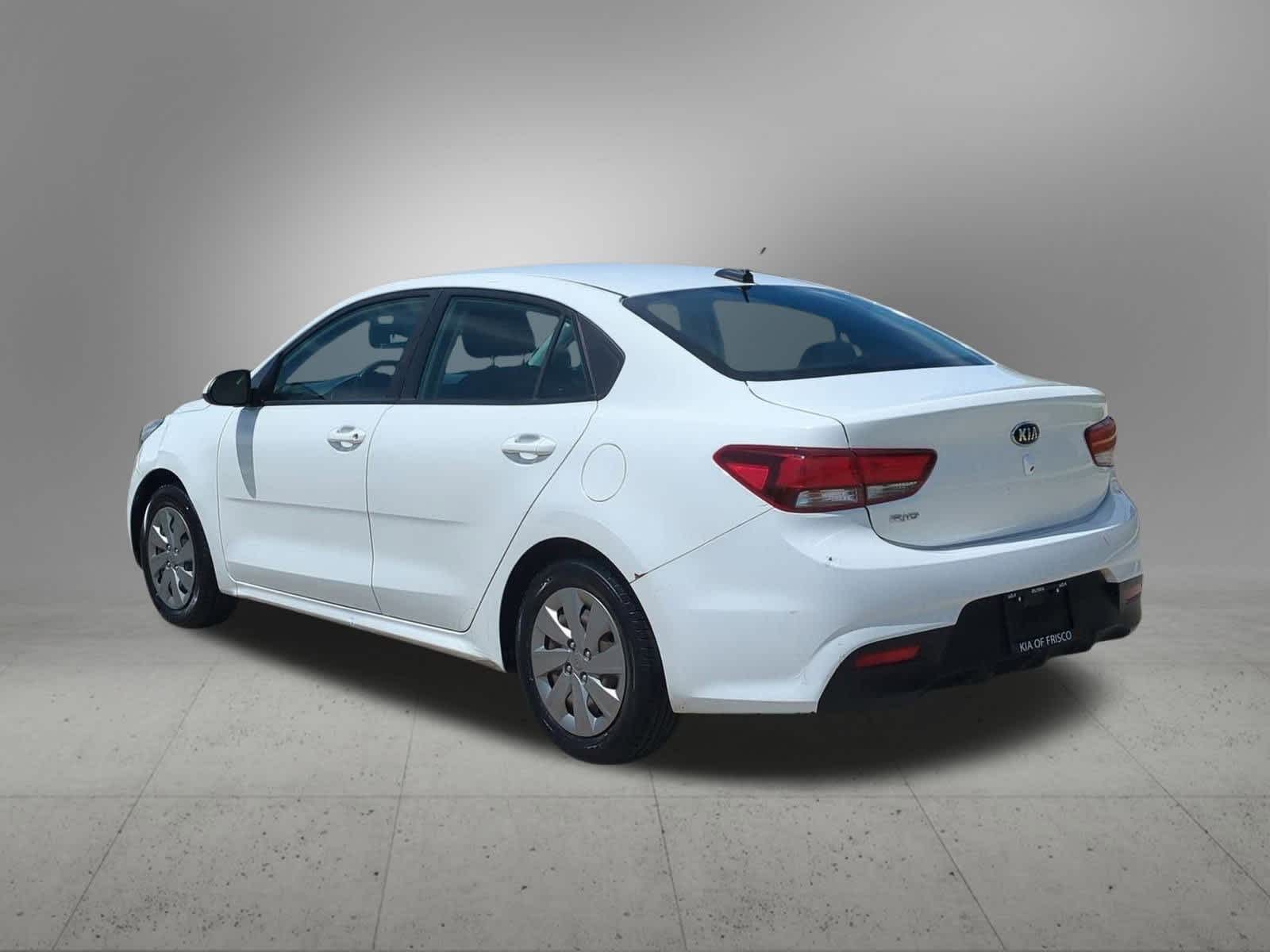 Thumbnail: 2020 Kia Rio - 4