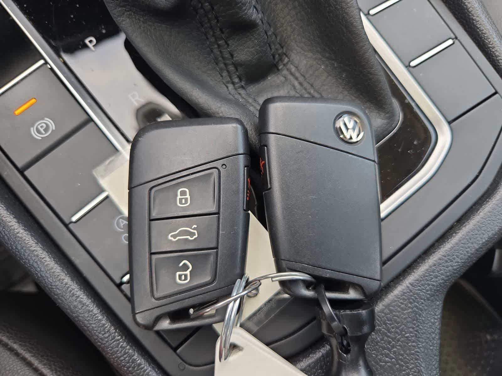 Thumbnail: 2019 Volkswagen Jetta - 32