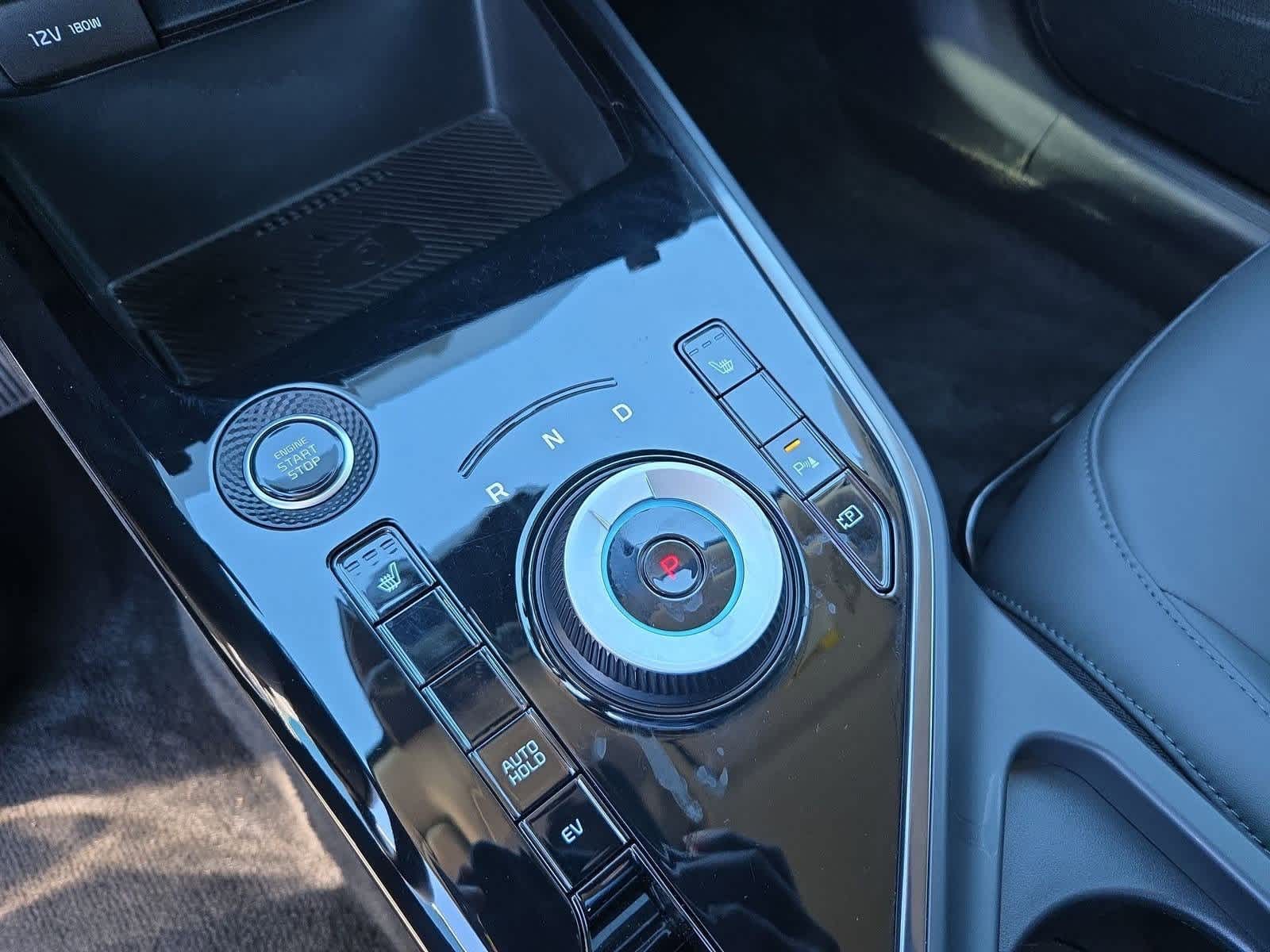 Thumbnail: 2023 Kia Niro - 30