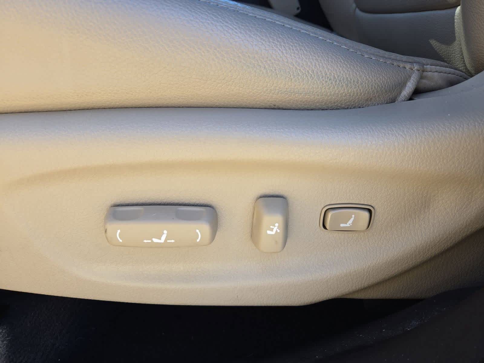 Thumbnail: 2015 Kia Sorento - 16