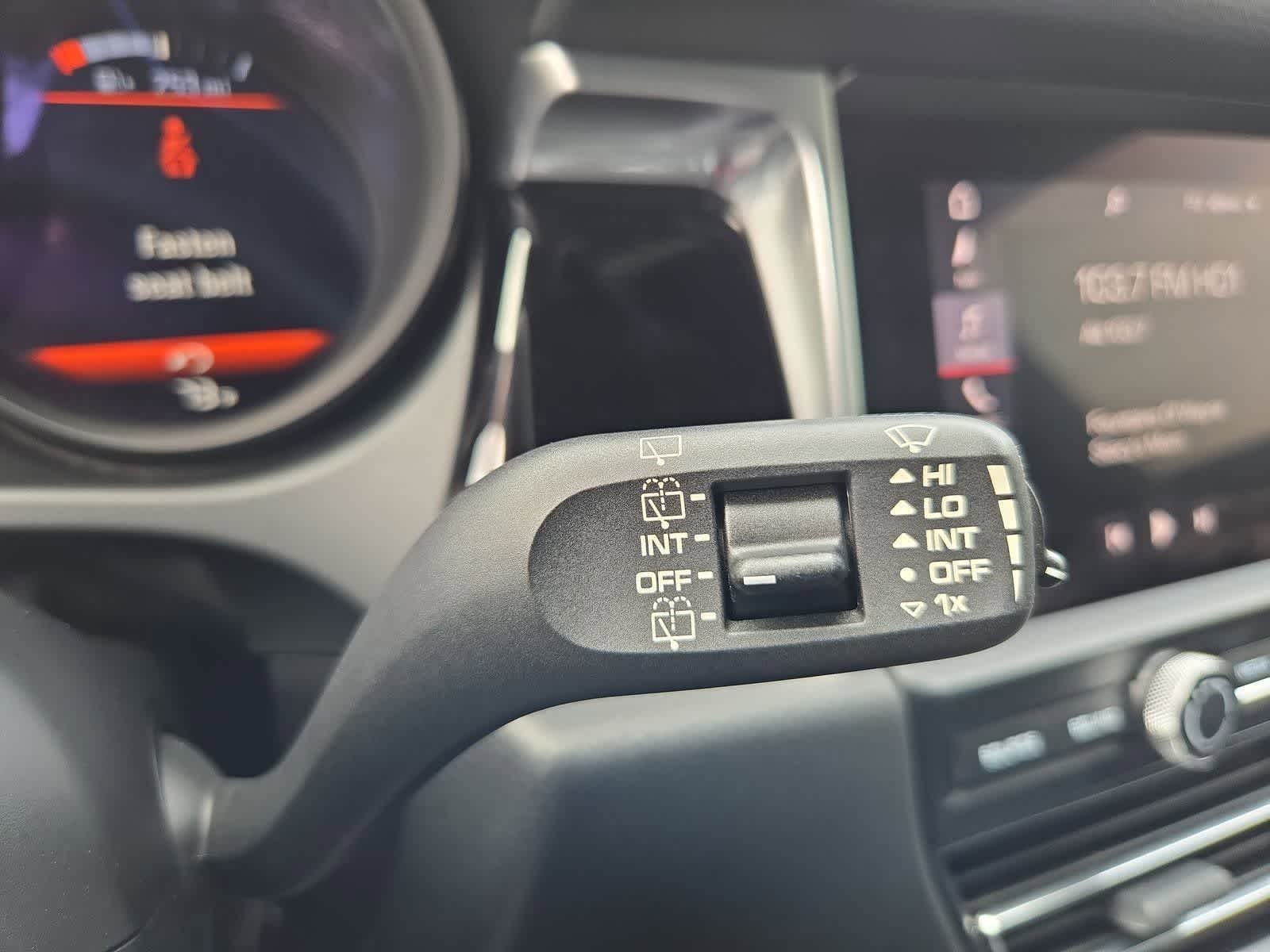 Thumbnail: 2020 Porsche Macan - 23