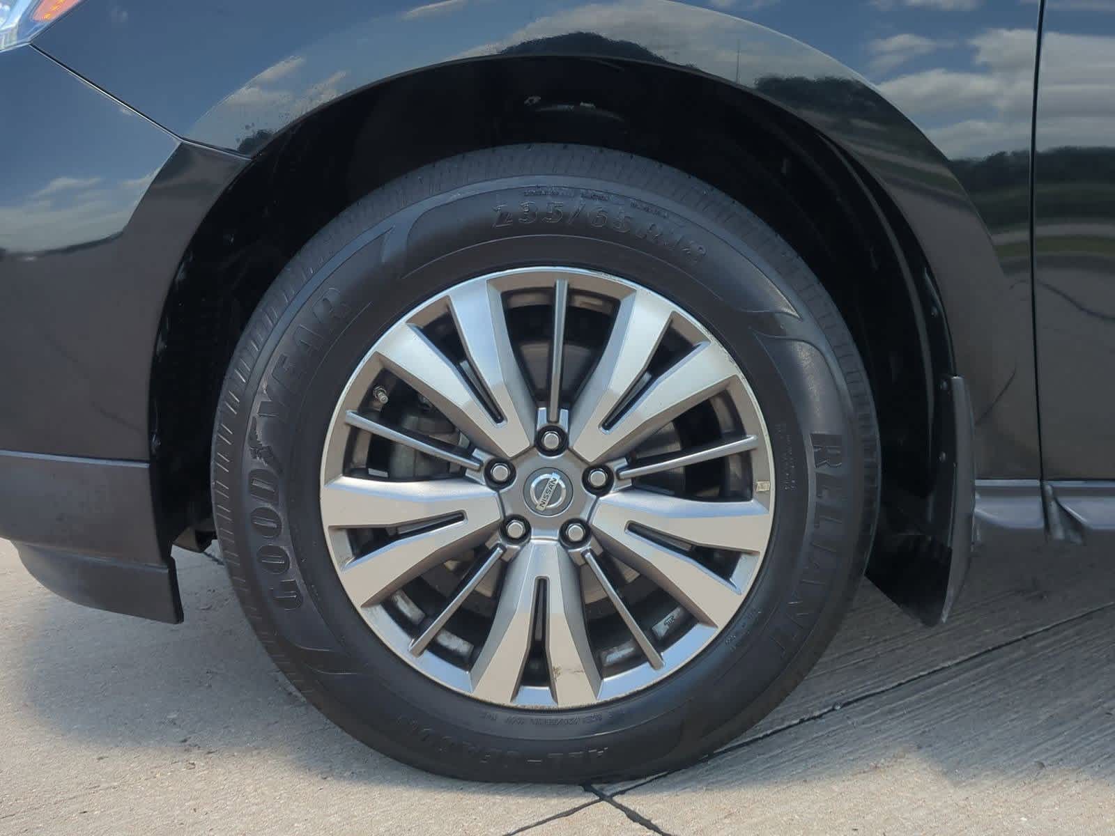Thumbnail: 2018 Nissan Pathfinder - 13