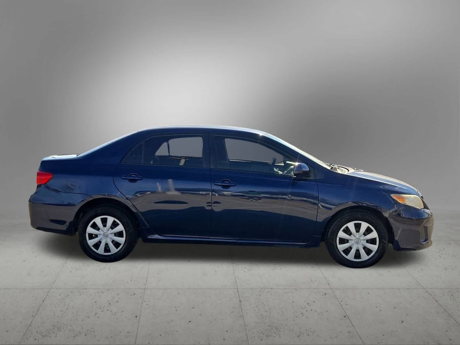 Thumbnail: 2011 Toyota Corolla - 7