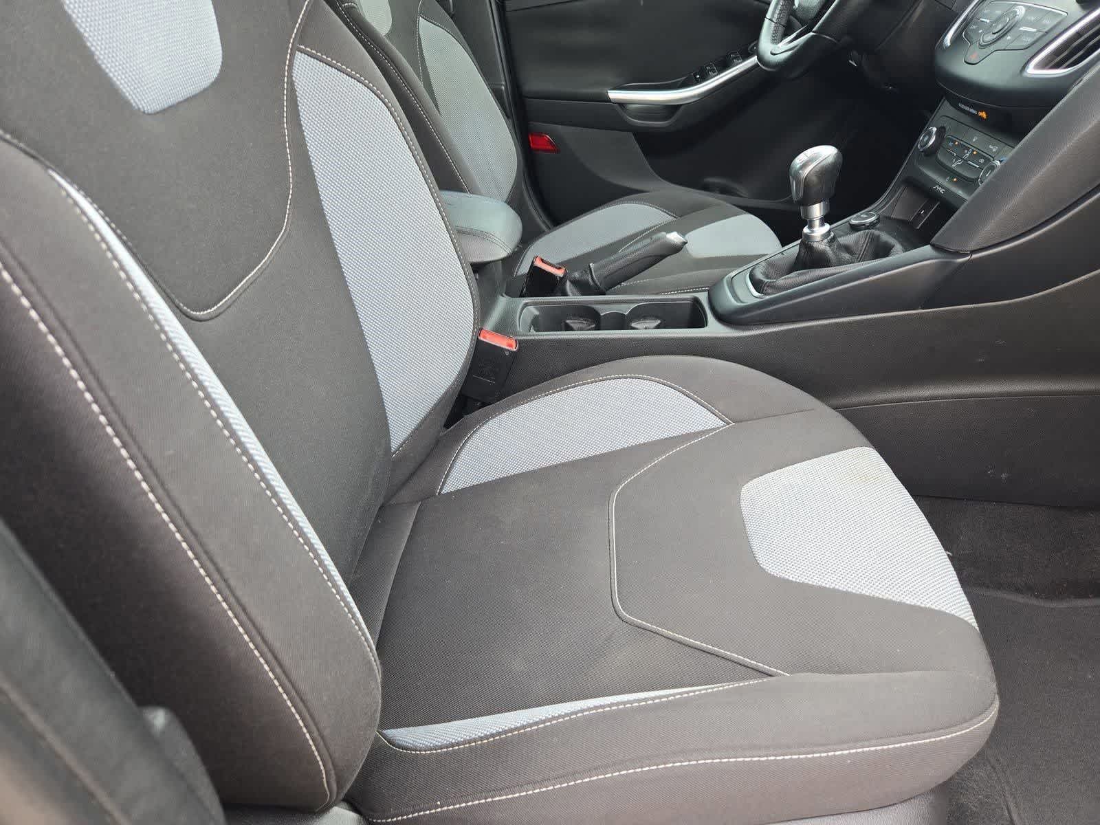 Thumbnail: 2015 Ford Focus - 19