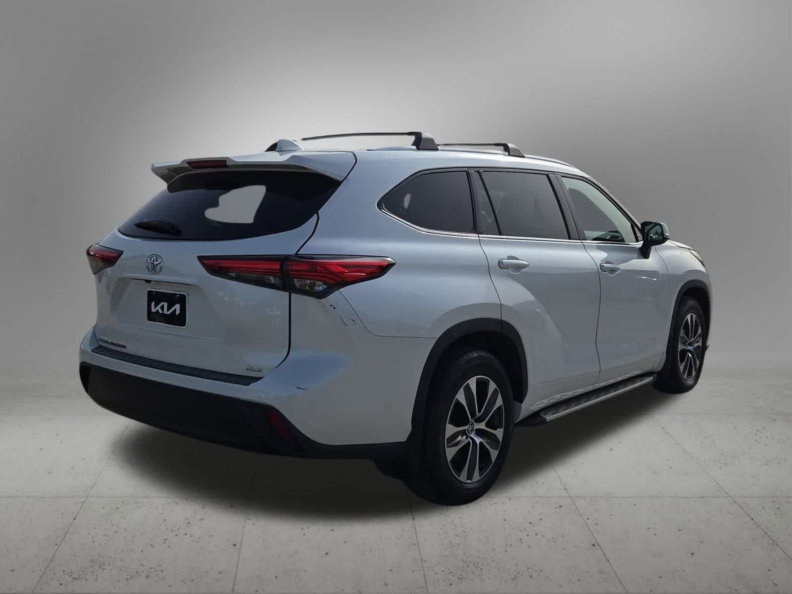 Thumbnail: 2021 Toyota Highlander - 6