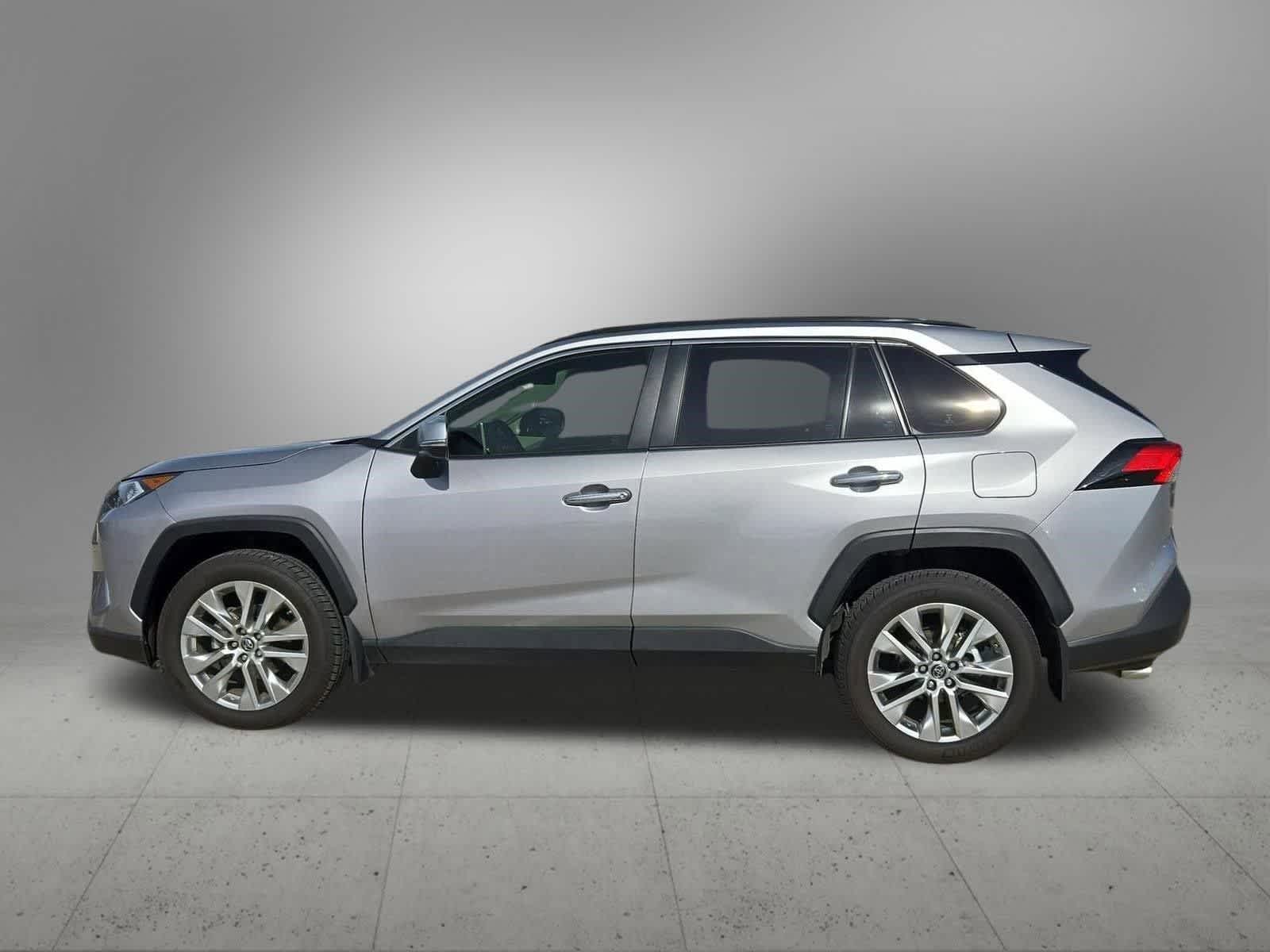Thumbnail: 2019 Toyota RAV4 - 3