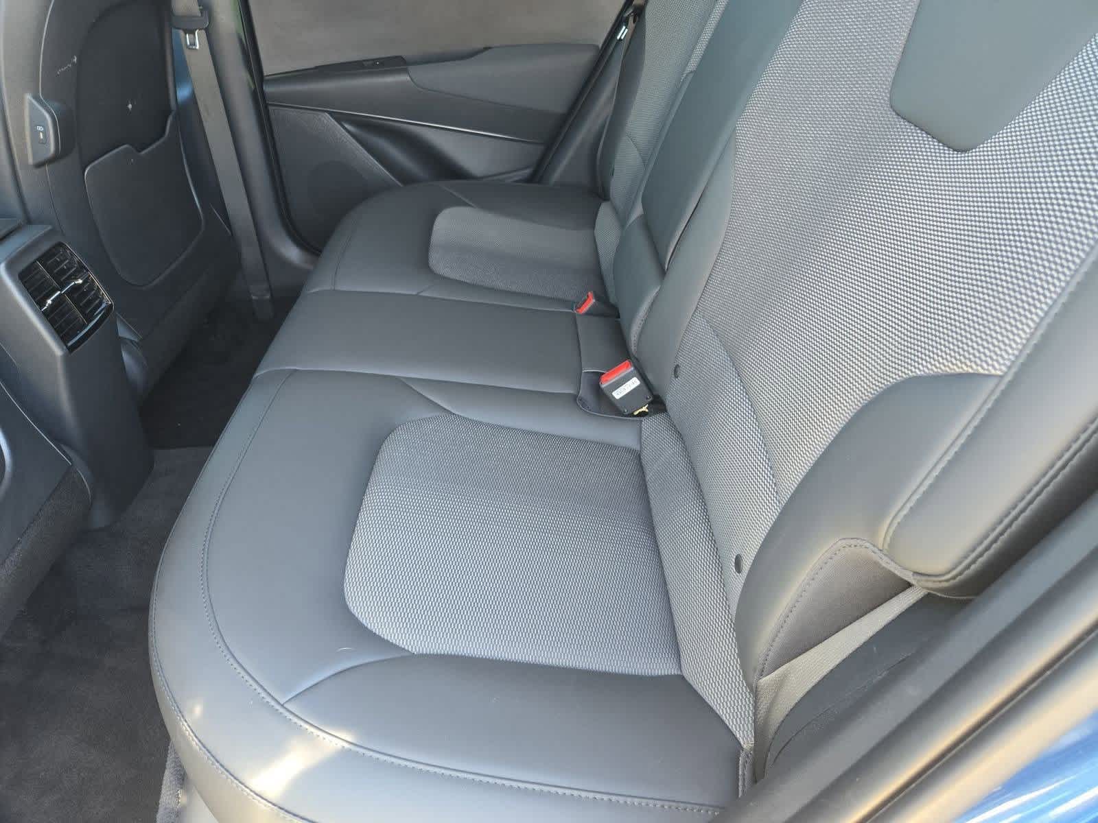 Thumbnail: 2023 Kia Niro - 18