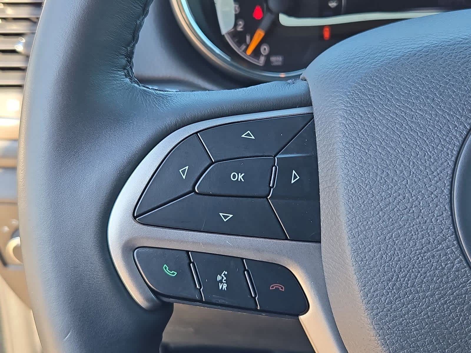 Thumbnail: 2019 Jeep Grand Cherokee - 24