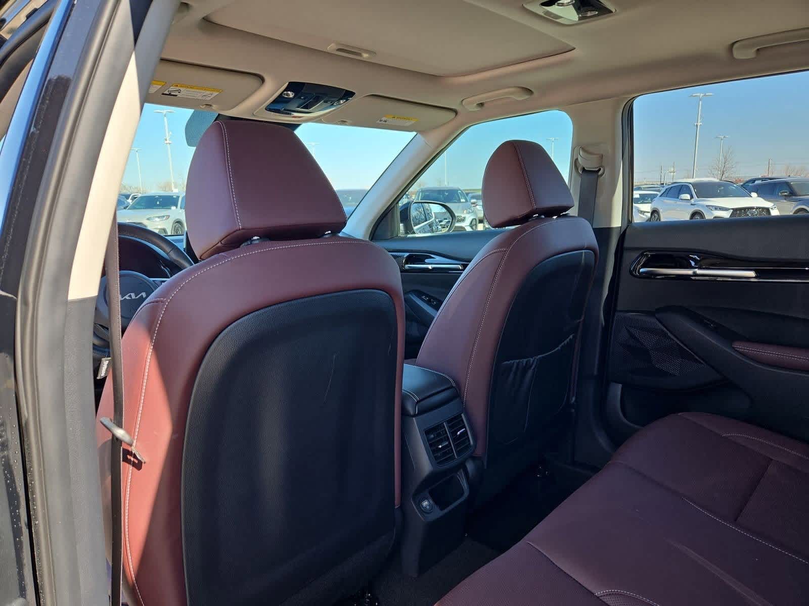 Thumbnail: 2023 Kia Seltos - 16