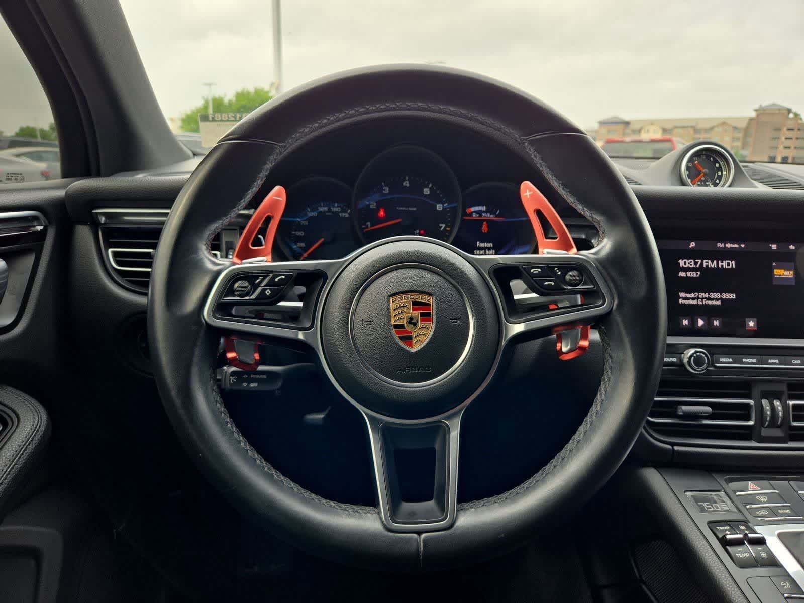 Thumbnail: 2020 Porsche Macan - 20