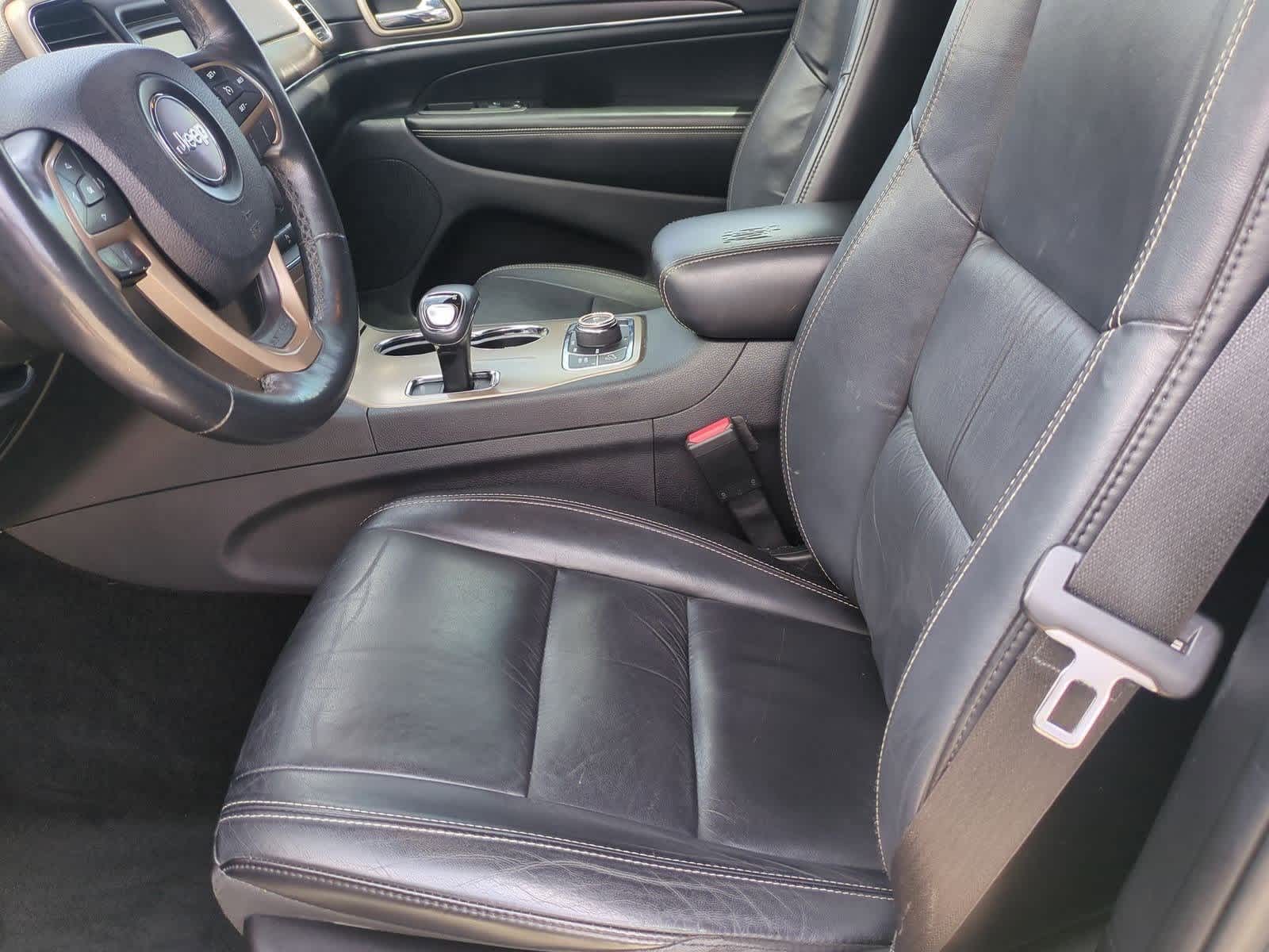 Thumbnail: 2015 Jeep Grand Cherokee - 16