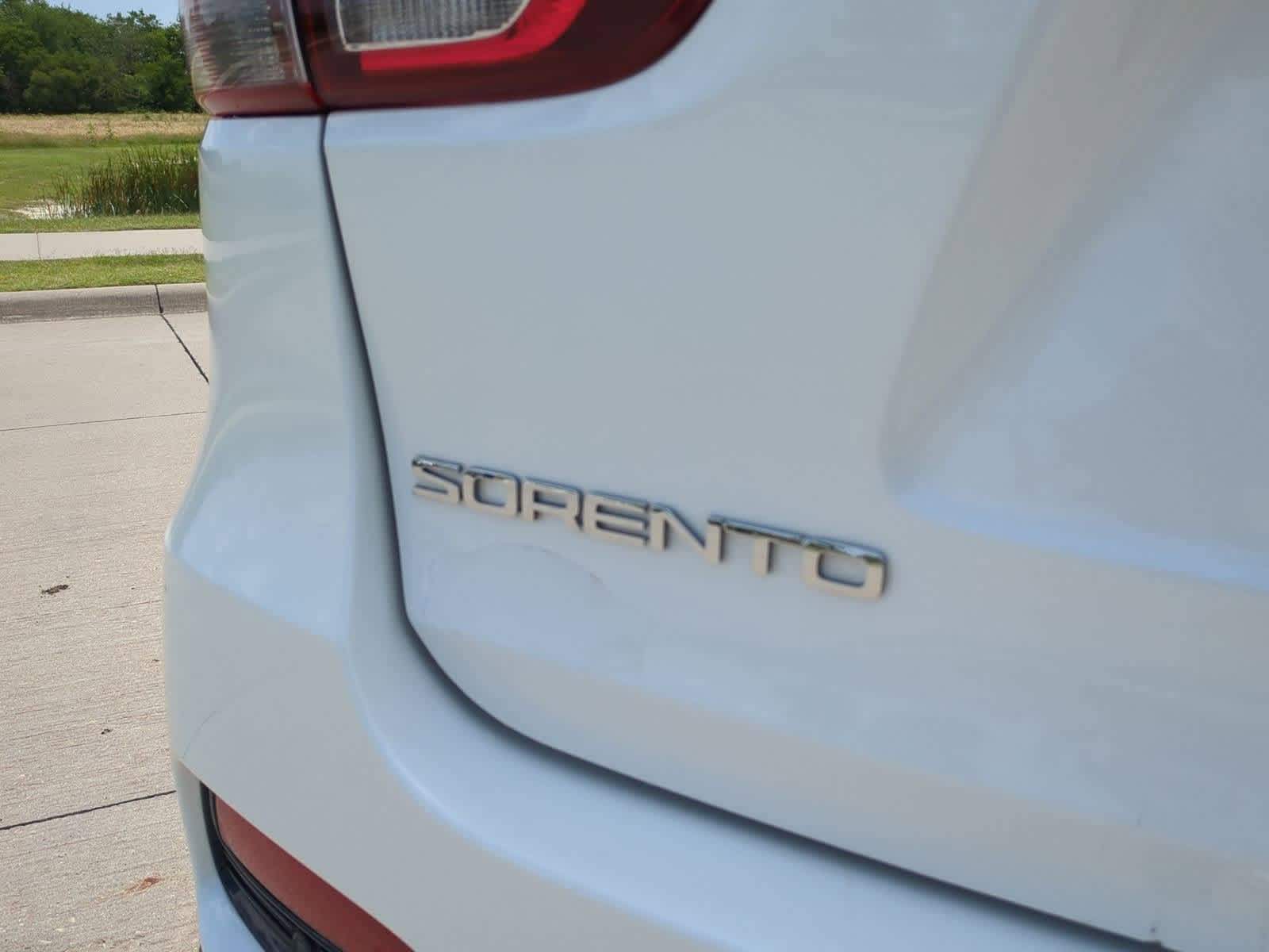 2020 Kia Sorento LX 11