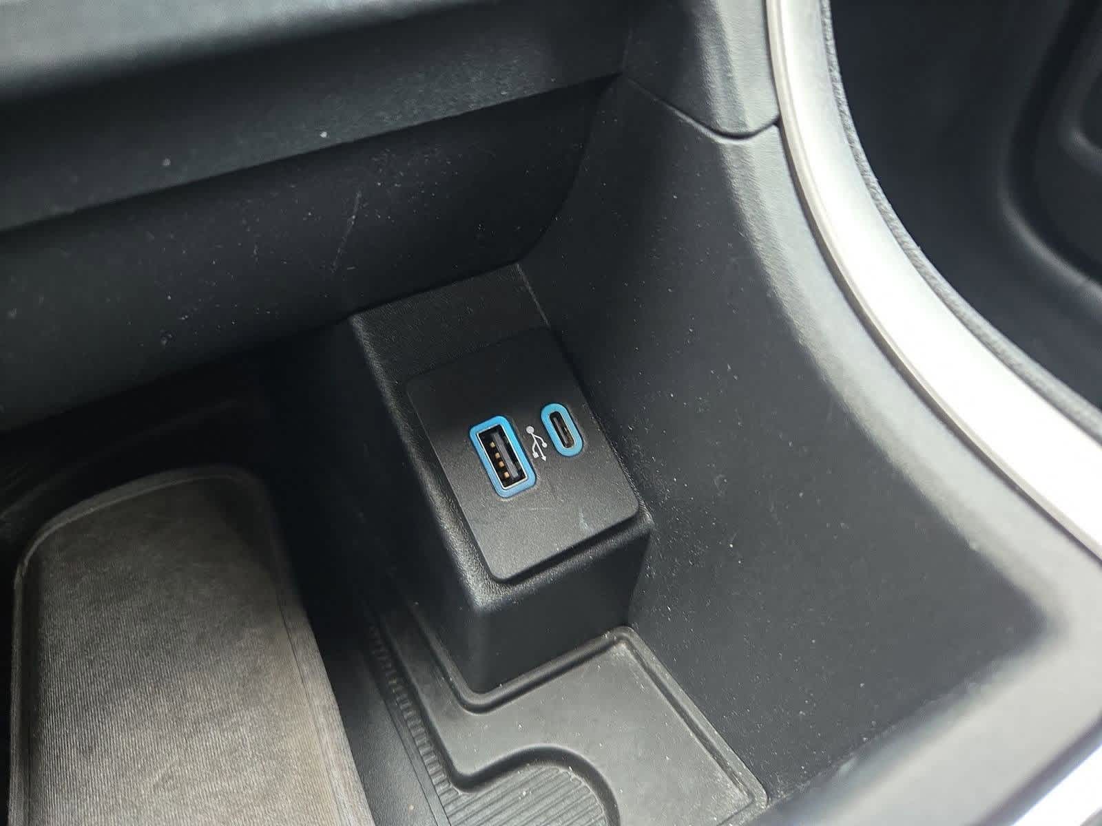 Thumbnail: 2021 Ford Edge - 29