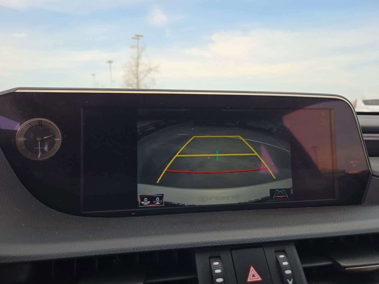 Thumbnail: 2021 Lexus ES - 29