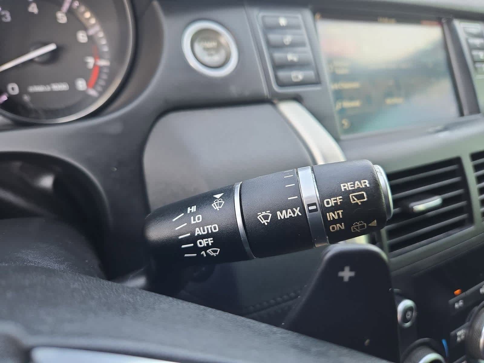 Thumbnail: 2015 Land Rover Discovery Sport - 27