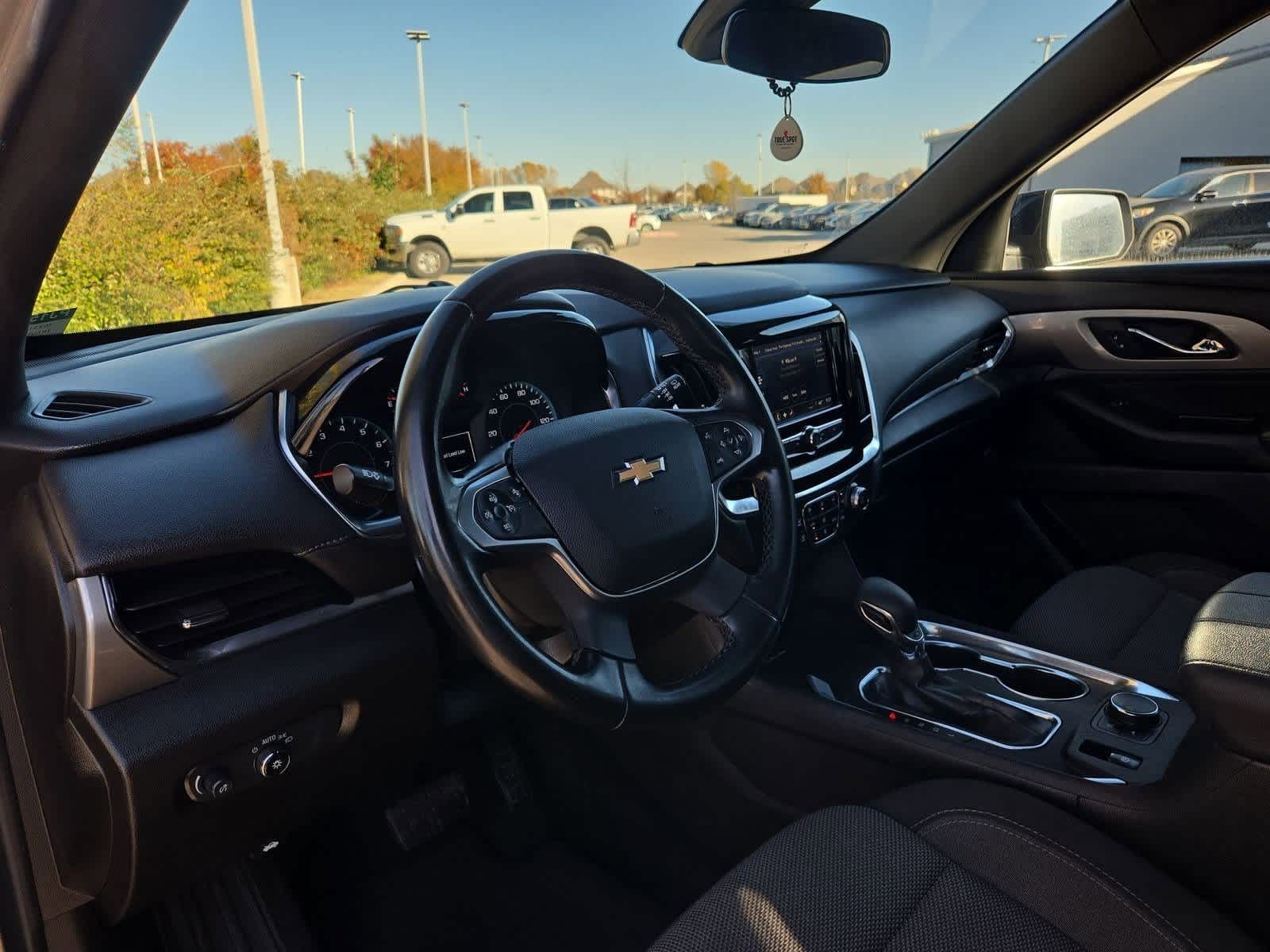 Thumbnail: 2023 Chevrolet Traverse - 2