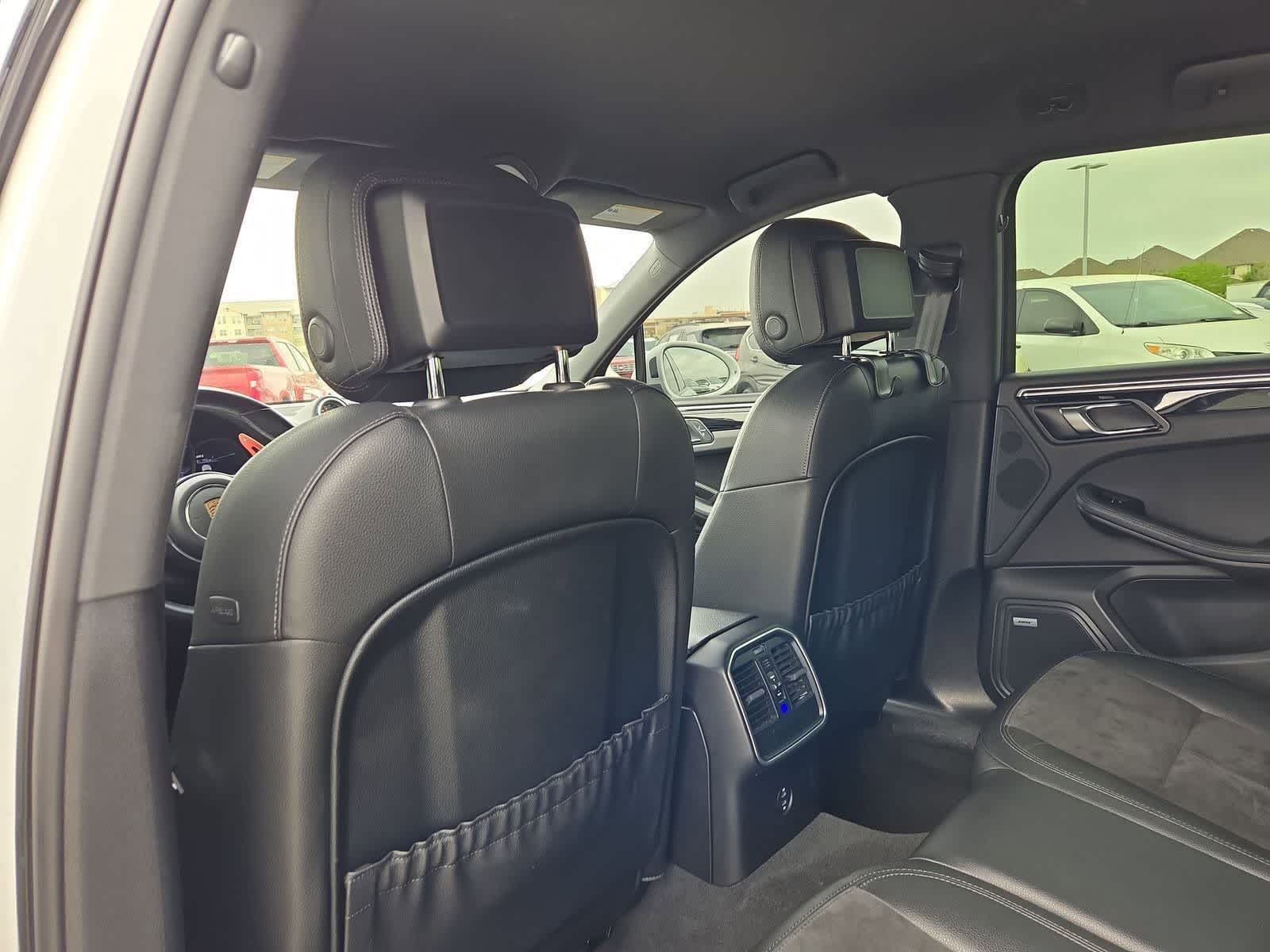 Thumbnail: 2020 Porsche Macan - 16