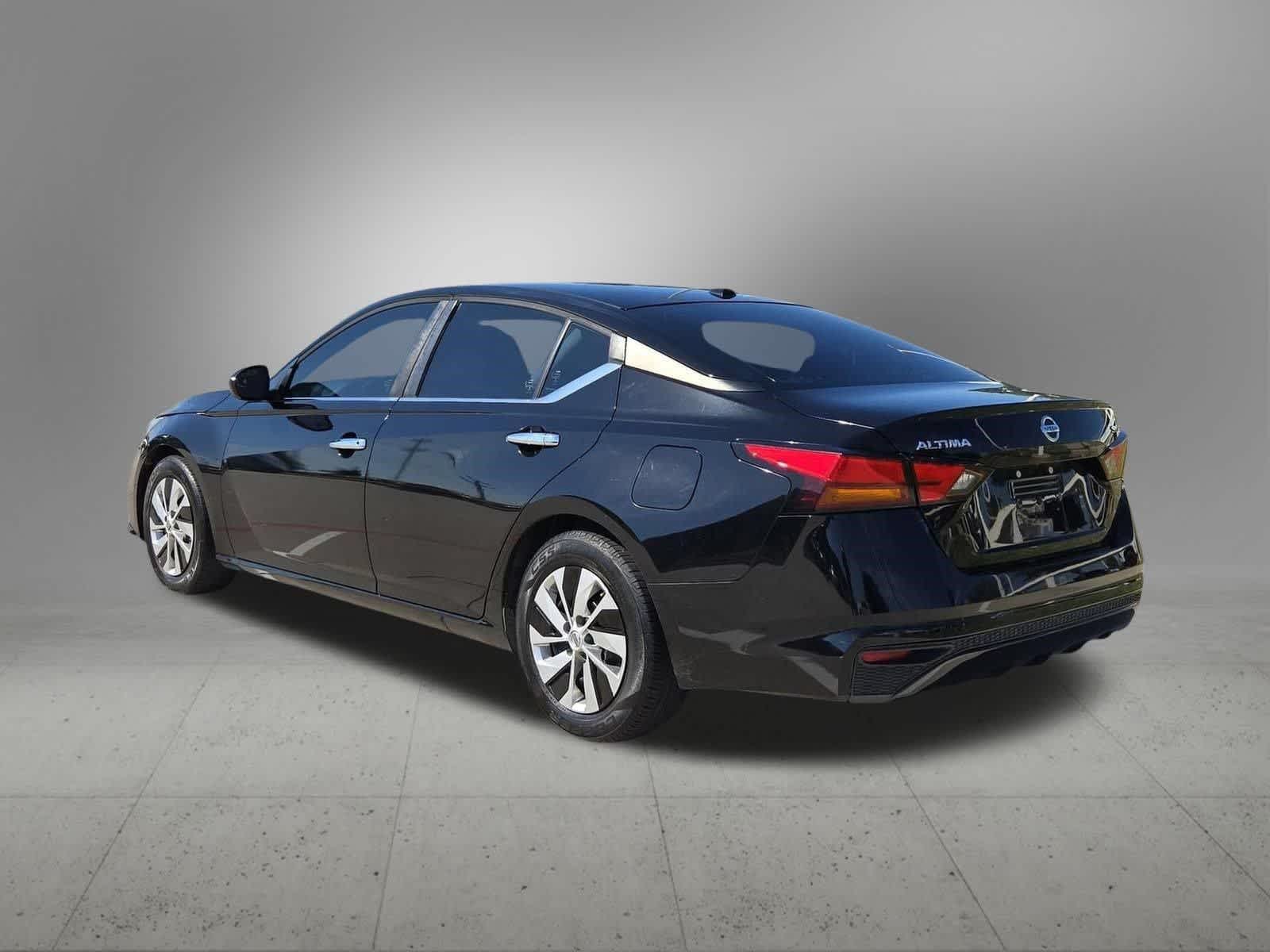 Thumbnail: 2019 Nissan Altima - 4