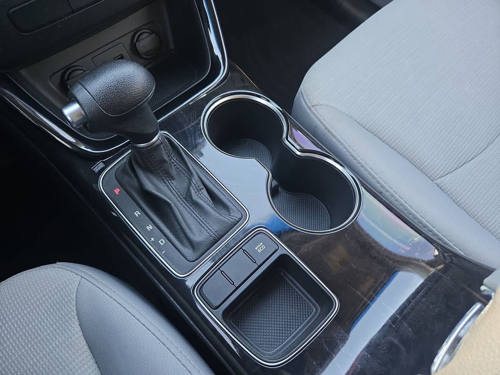 Thumbnail: 2015 Kia Sorento - 28