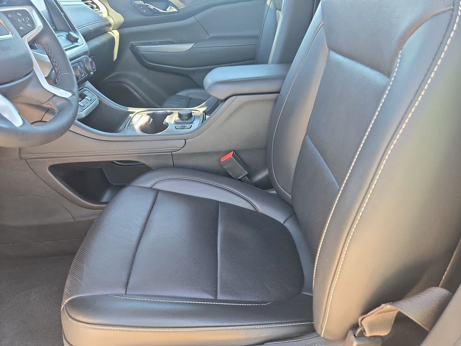 Thumbnail: 2023 GMC Acadia - 15