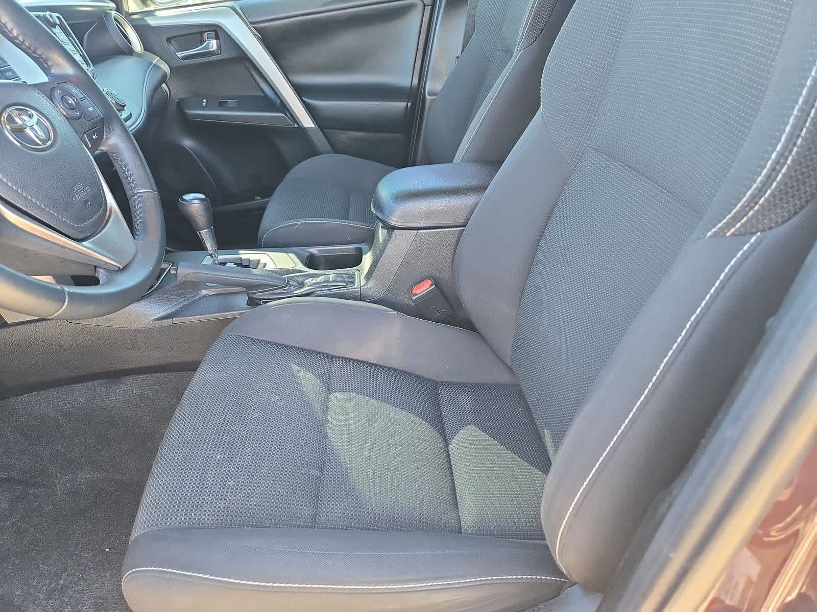 Thumbnail: 2018 Toyota RAV4 - 16