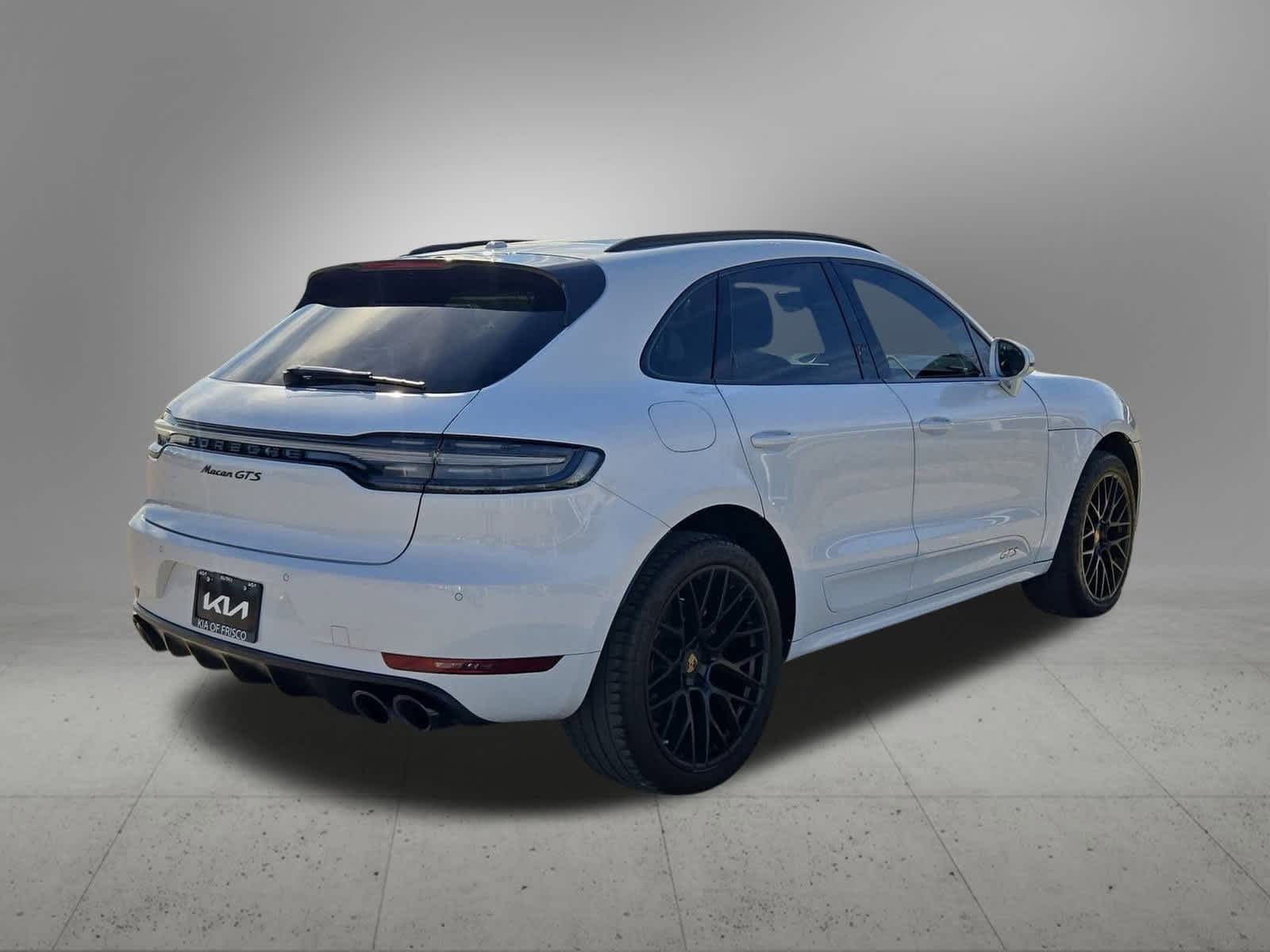 Thumbnail: 2020 Porsche Macan - 6
