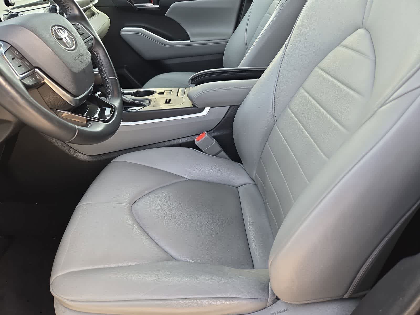 Thumbnail: 2021 Toyota Highlander - 15