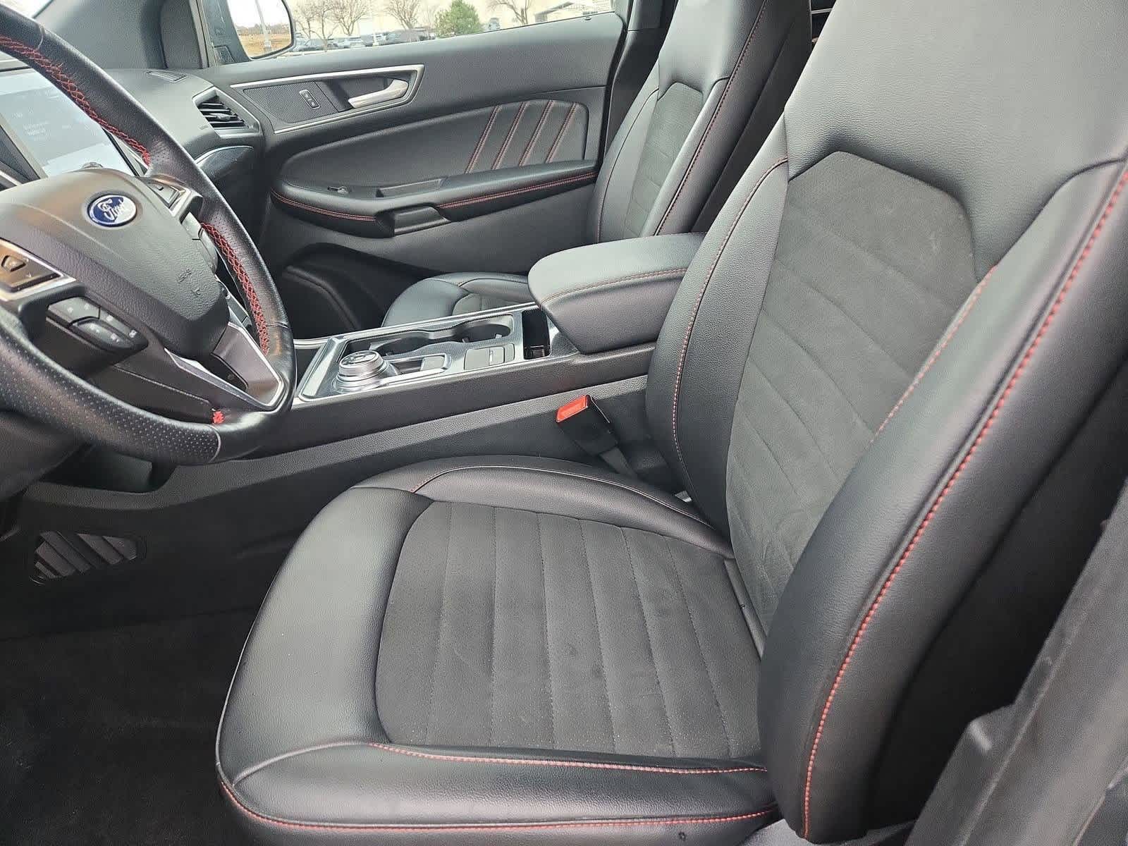 Thumbnail: 2021 Ford Edge - 16