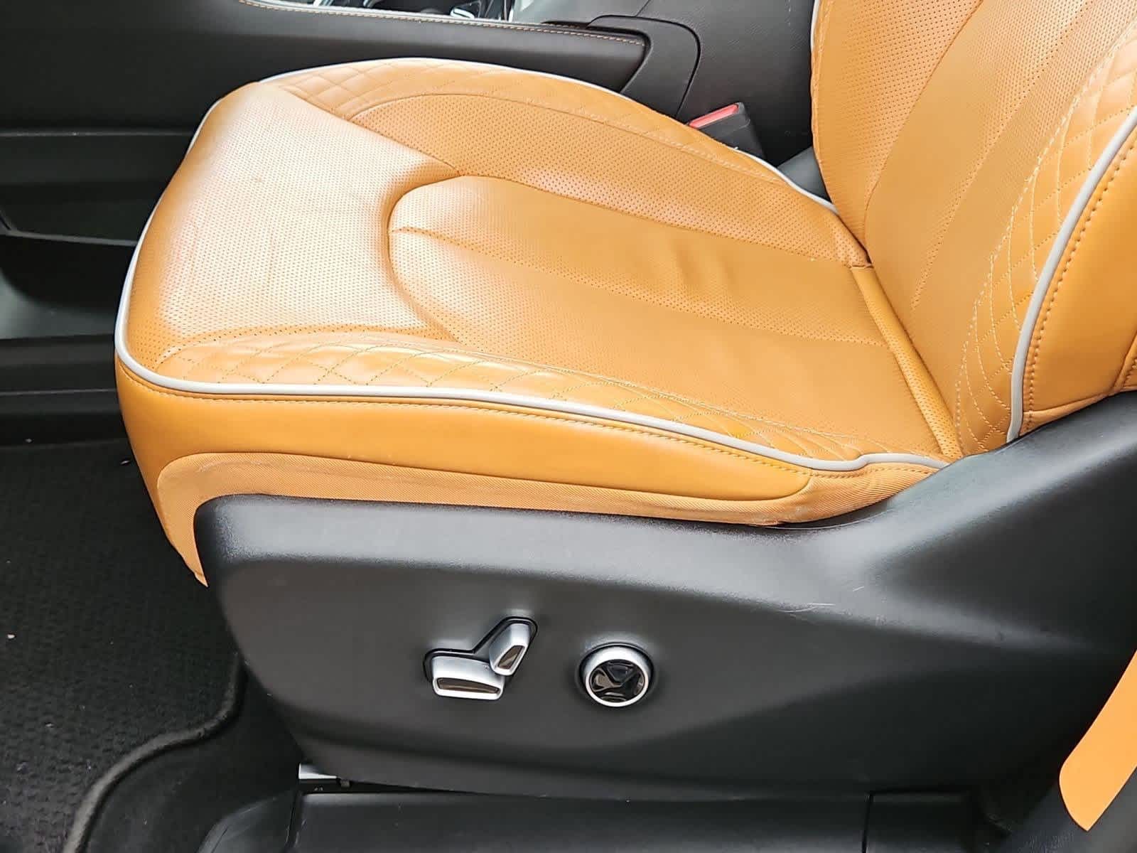 Thumbnail: 2022 Chrysler Pacifica - 16