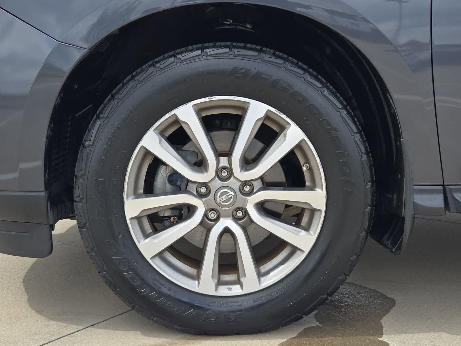Thumbnail: 2014 Nissan Pathfinder - 13