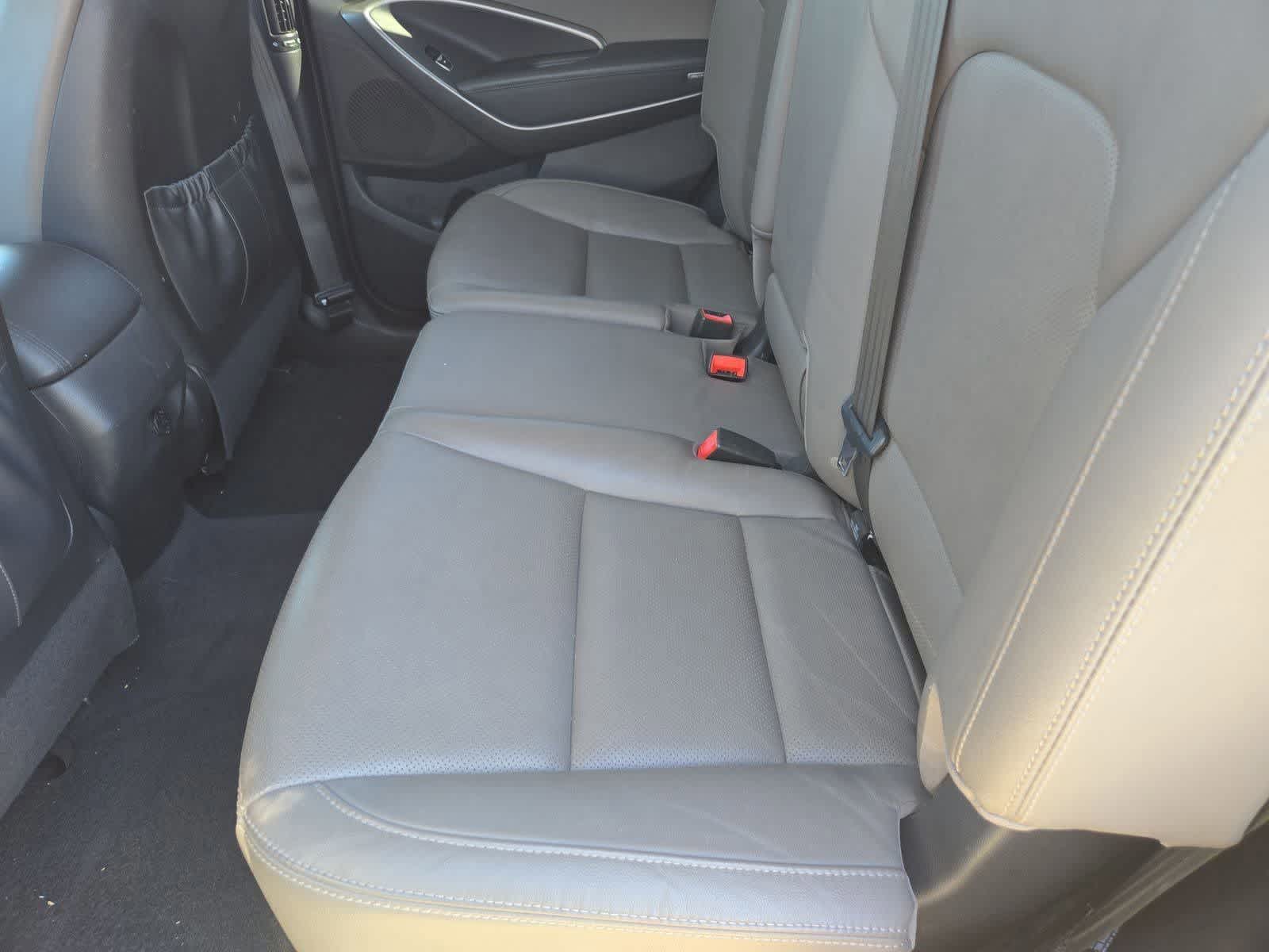 Thumbnail: 2015 Hyundai Santa Fe - 17