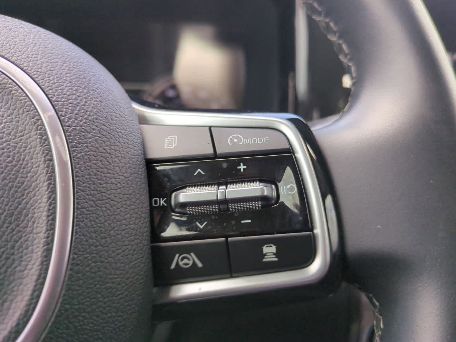 Thumbnail: 2023 Kia Sorento - 23