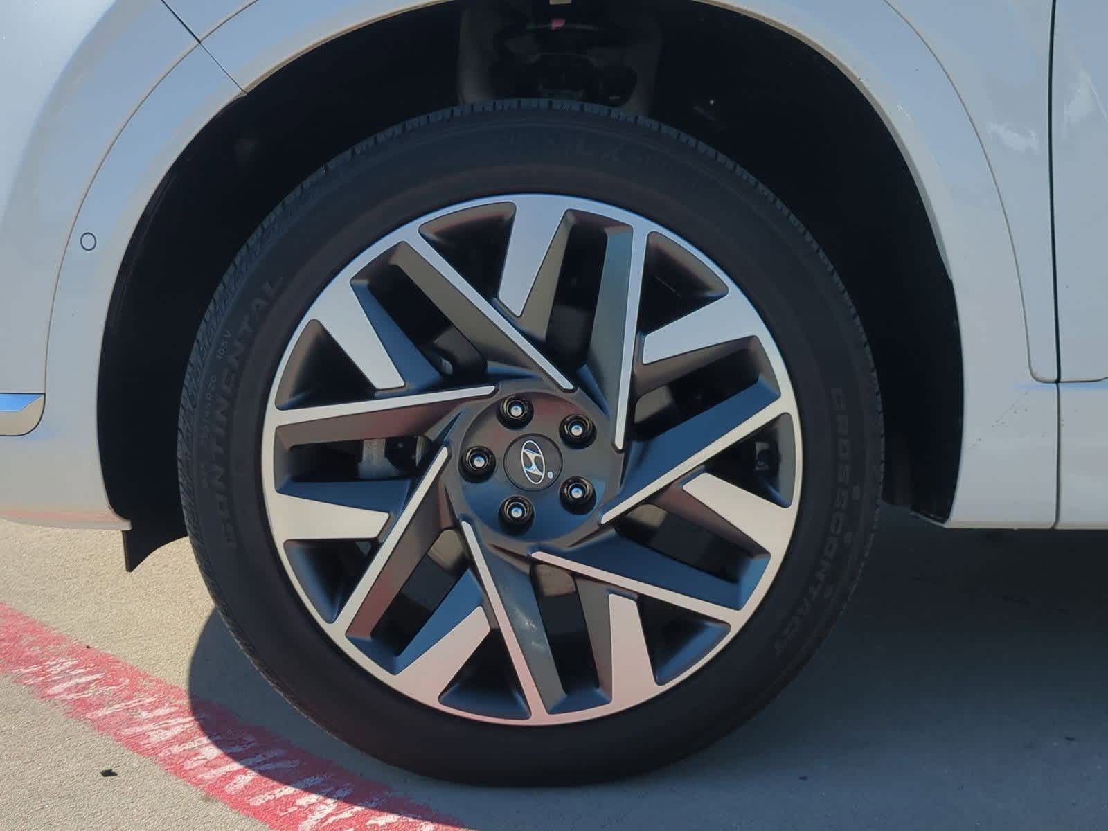 Thumbnail: 2023 Hyundai Santa Fe - 12