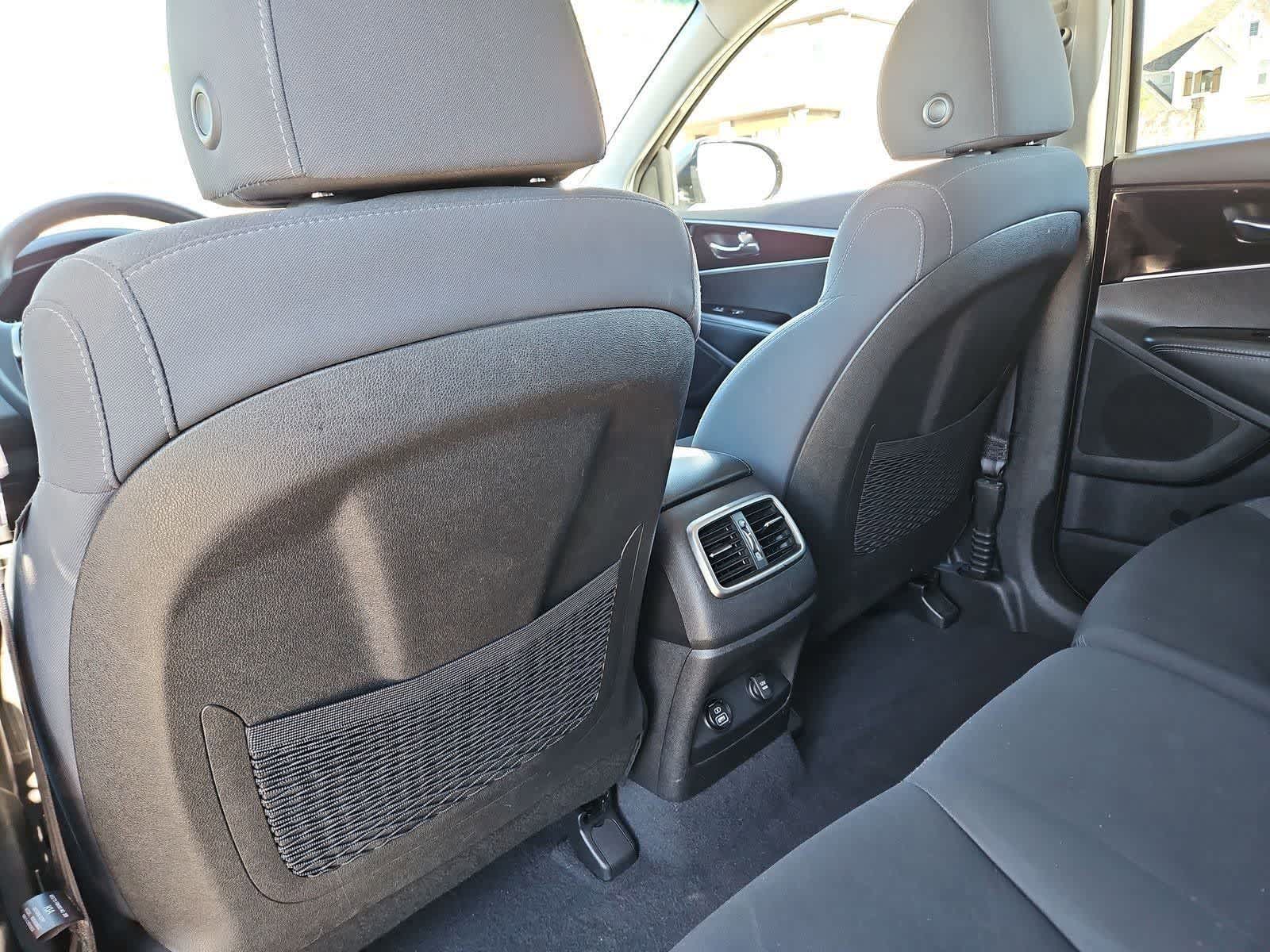 Thumbnail: 2019 Kia Sorento - 16