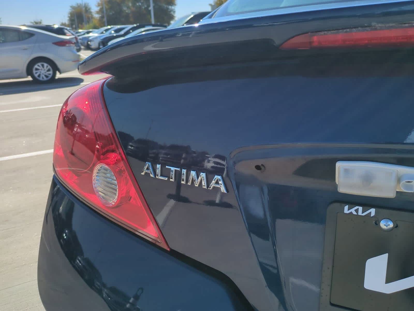 Thumbnail: 2011 Nissan Altima - 11