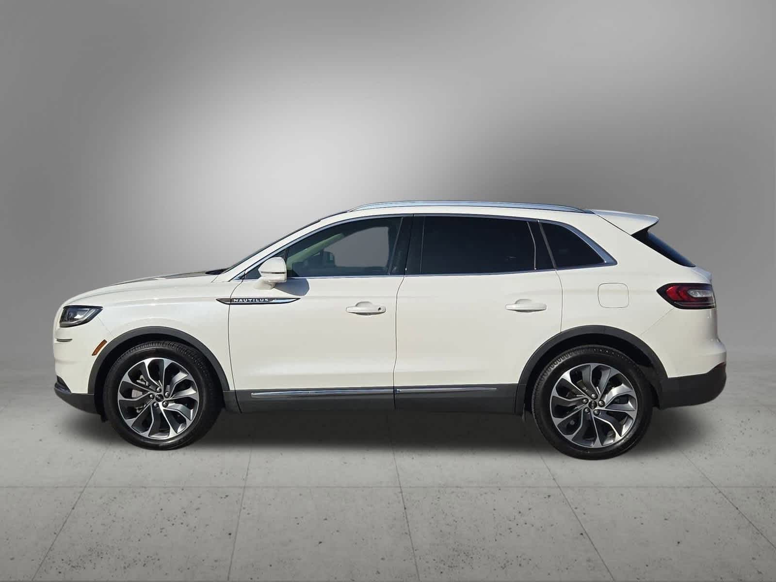 Thumbnail: 2022 Lincoln Nautilus - 3