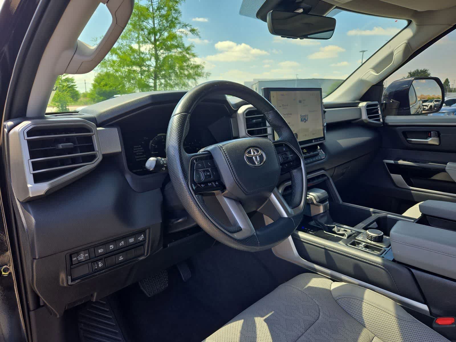 Thumbnail: 2022 Toyota Tundra - 2