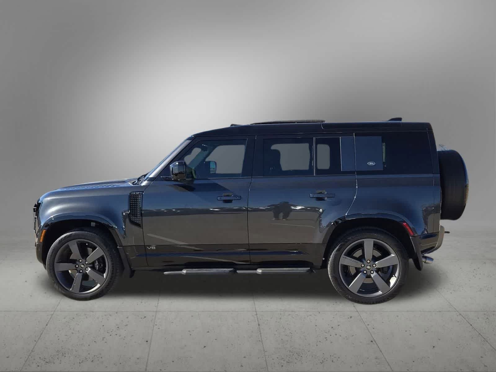 Thumbnail: 2023 Land Rover Defender - 3