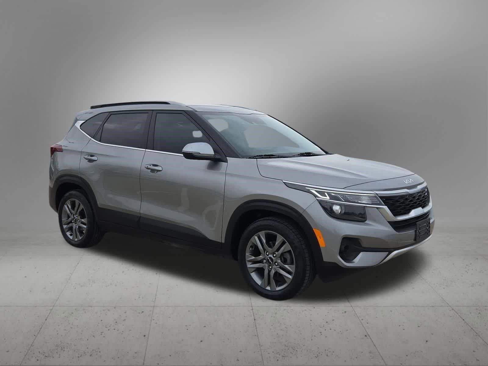 Thumbnail: 2023 Kia Seltos - 8