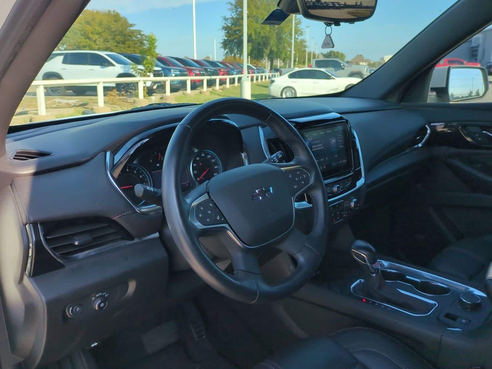 Thumbnail: 2022 Chevrolet Traverse - 2