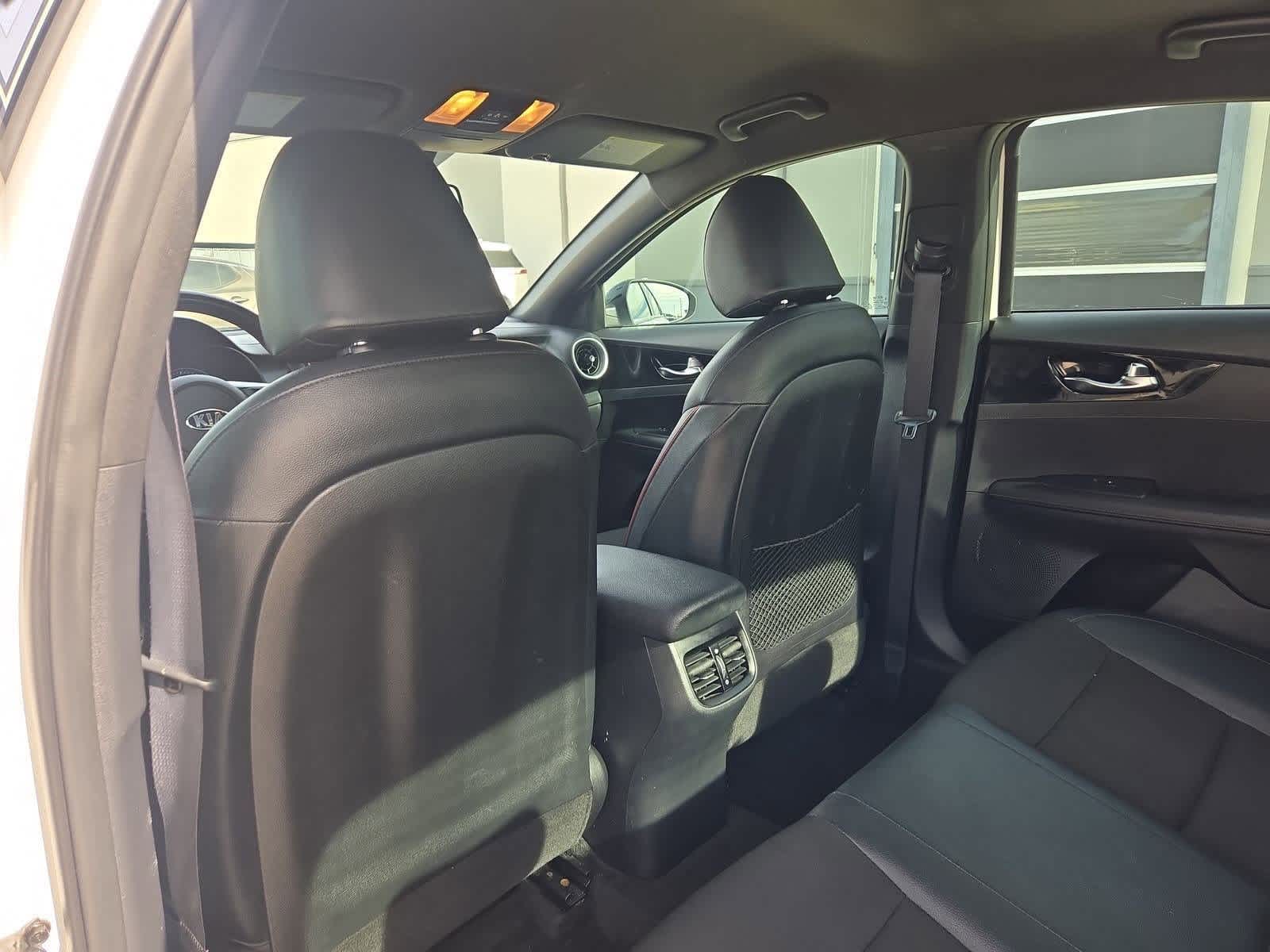 Thumbnail: 2020 Kia Forte - 18