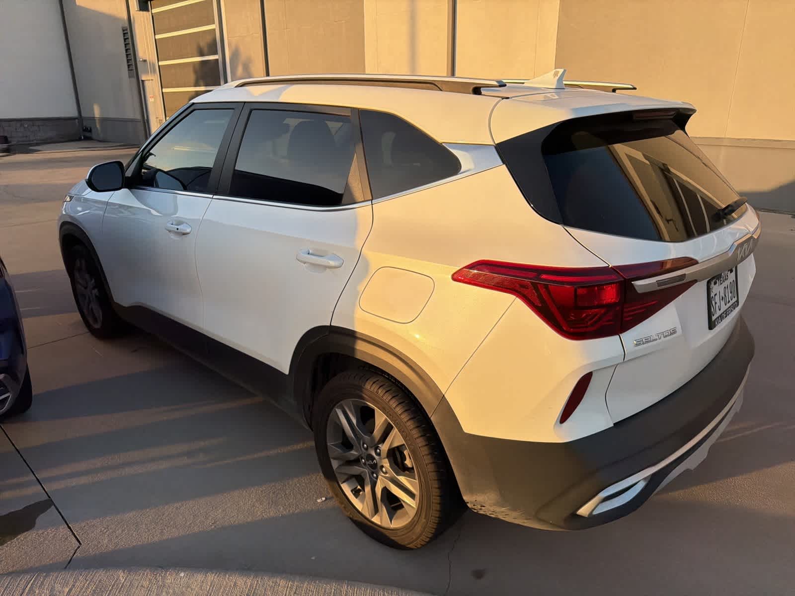 Thumbnail: 2023 Kia Seltos - 4