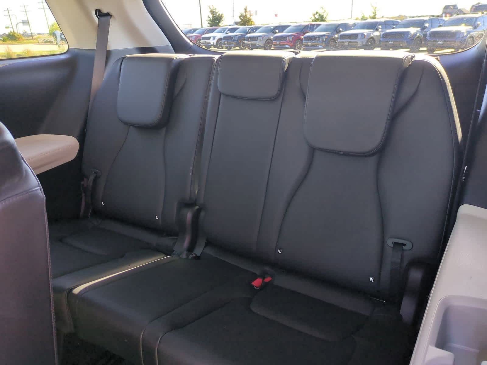 Thumbnail: 2024 Kia Carnival - 34