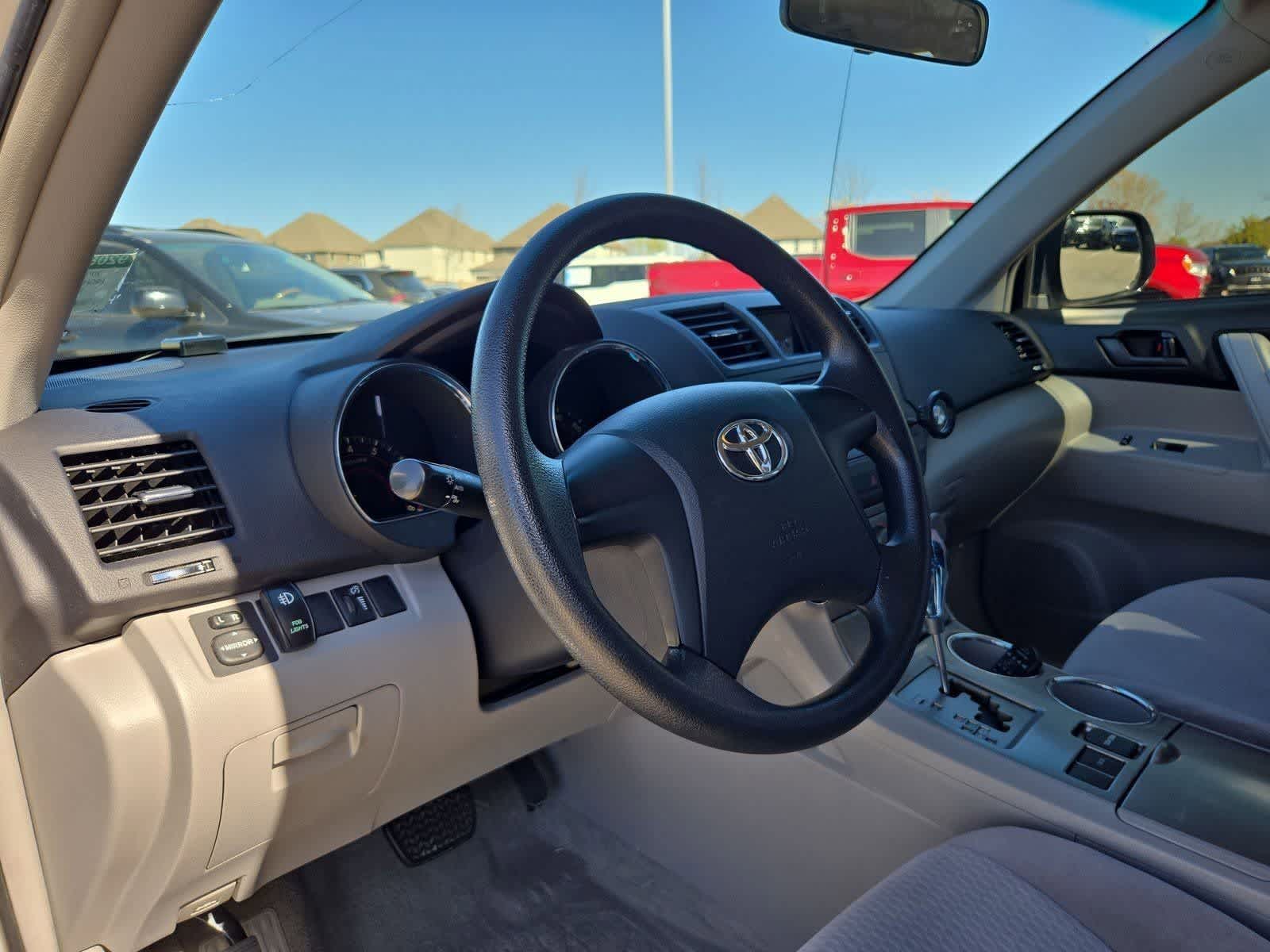 Thumbnail: 2009 Toyota Highlander - 2