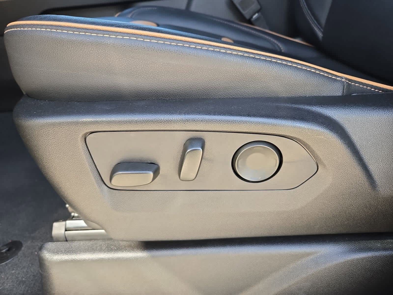 Thumbnail: 2024 GMC Yukon - 17