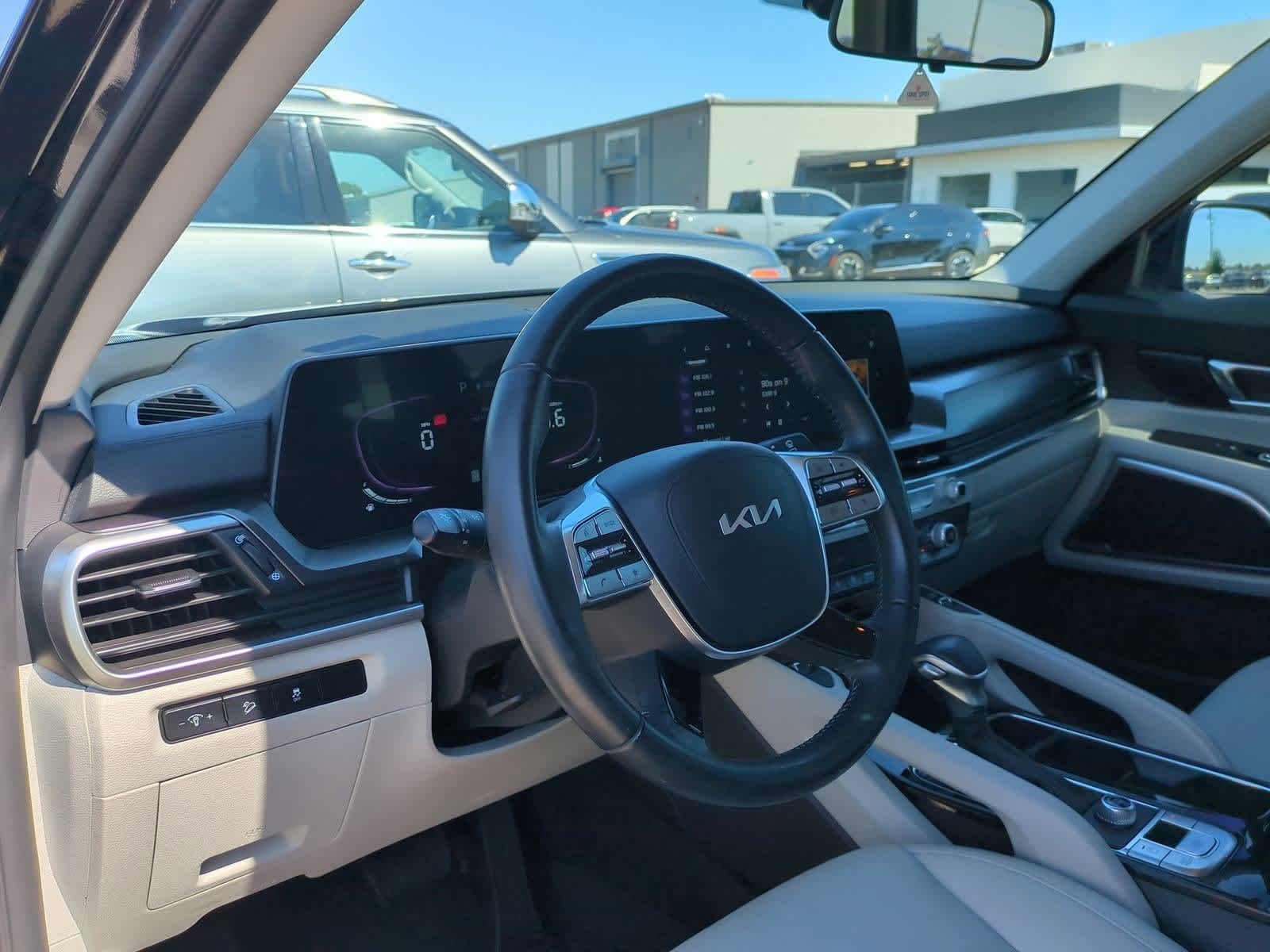 2023 Kia Telluride S photo 2