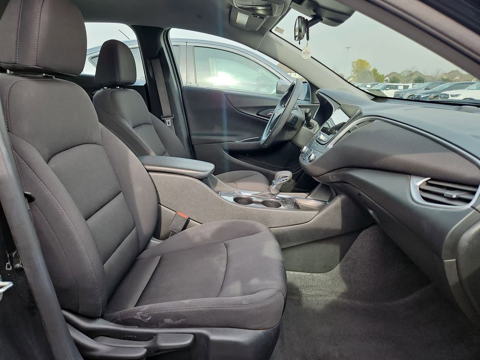 Thumbnail: 2024 Chevrolet Malibu - 21