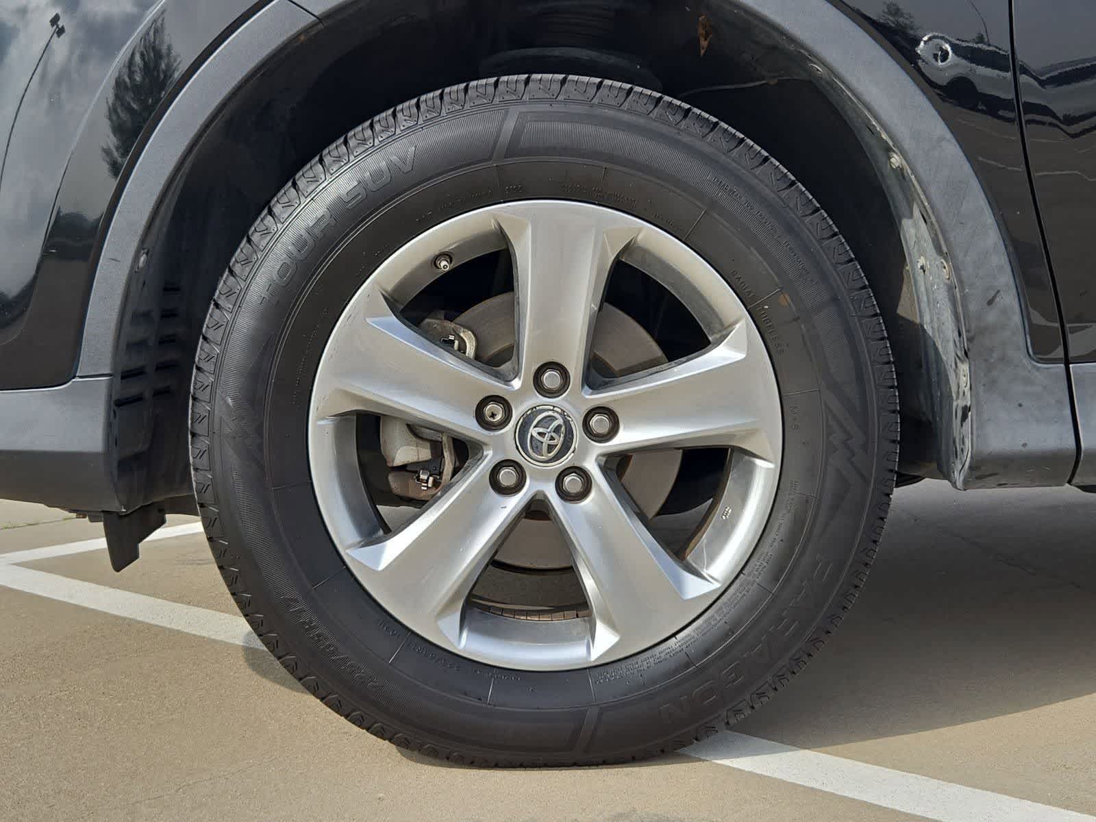 Thumbnail: 2015 Toyota RAV4 - 13
